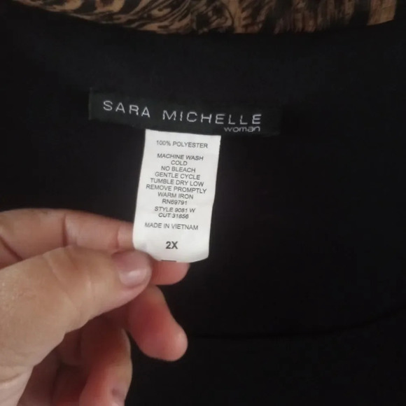 *Sara Michelle animal print top size 2x ( box AA ) - Picture 4 of 5